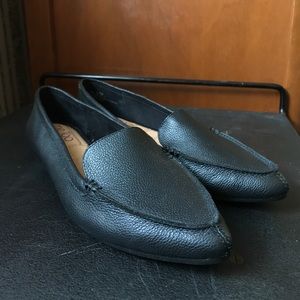 Me Too black leather pointed toe flats